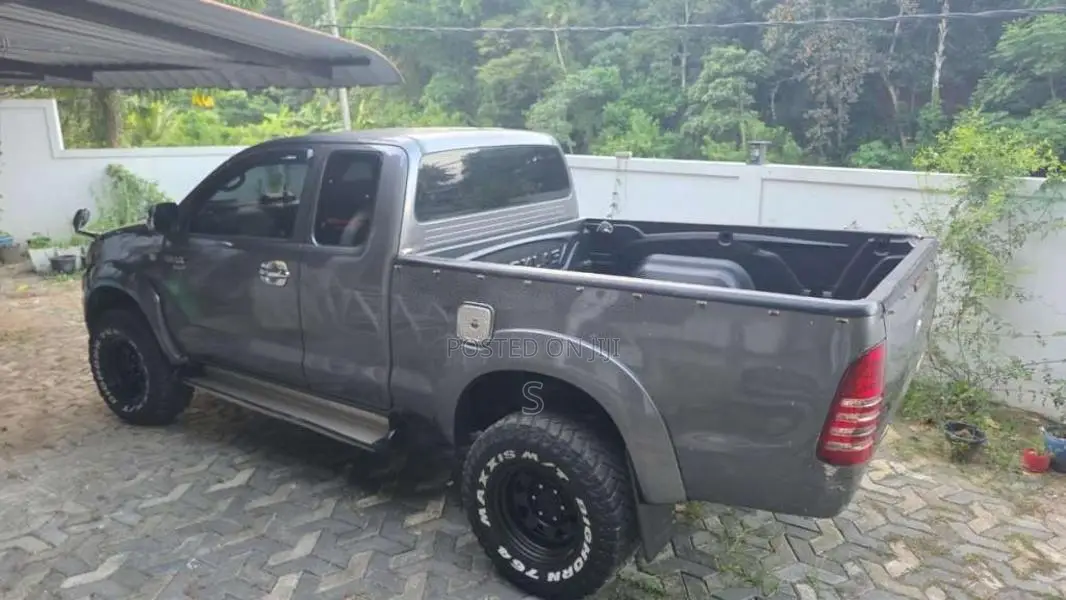 Toyota Hilux 2009 Pickup (Used)