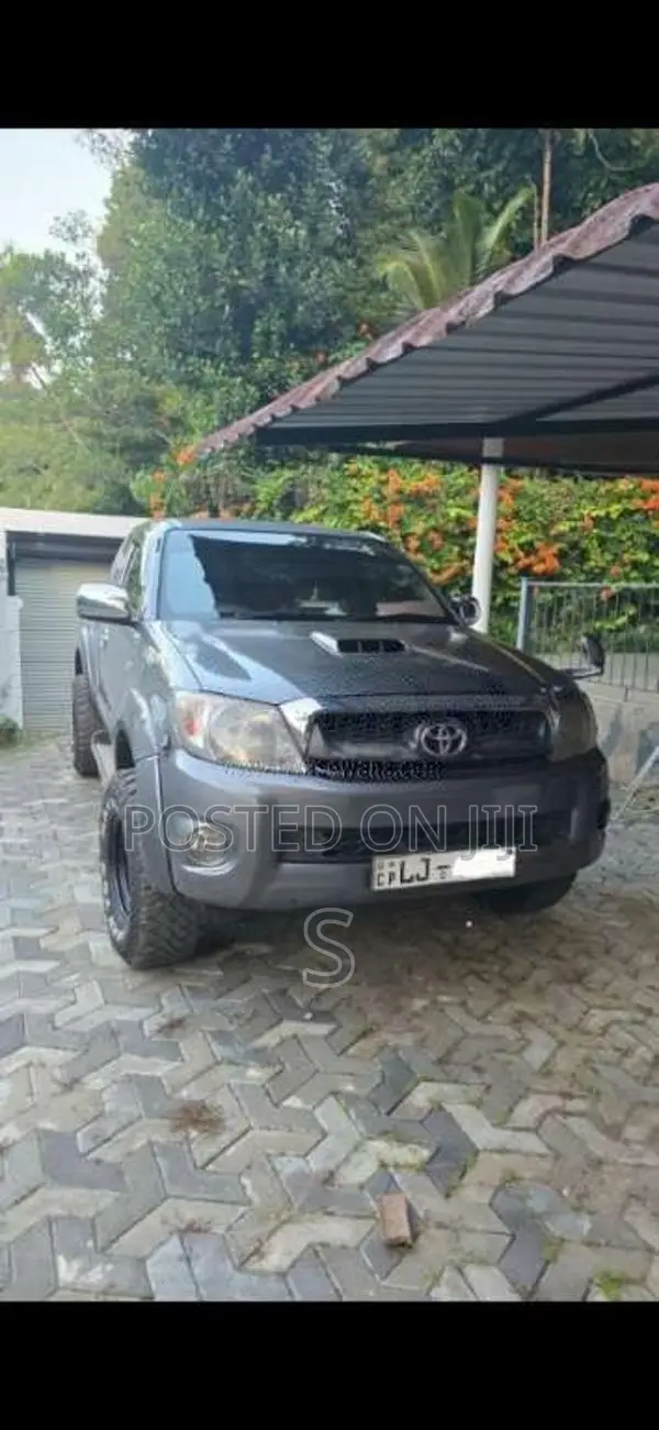 Toyota Hilux 2009 Pickup (Used)
