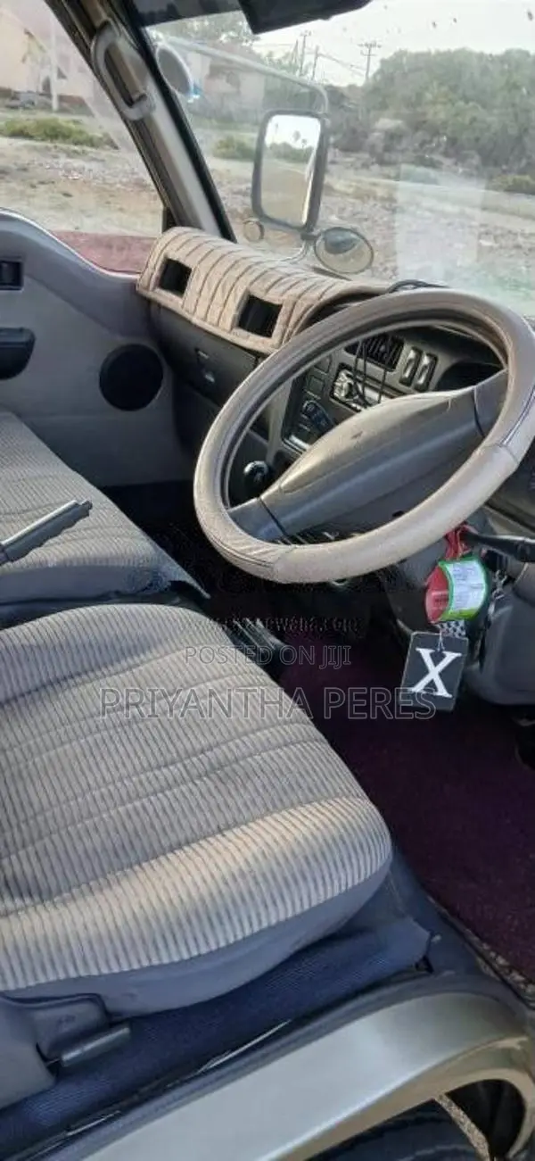 Nissan Caravan 1997 Van (Used)
