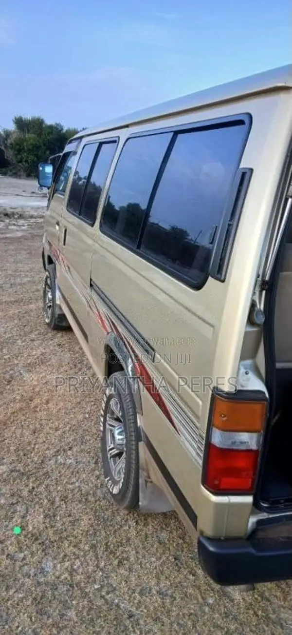 Nissan Caravan 1997 Van (Used)