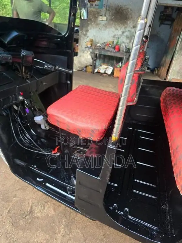Bajaj 4 Stroke 2011 Three Wheel (Used)