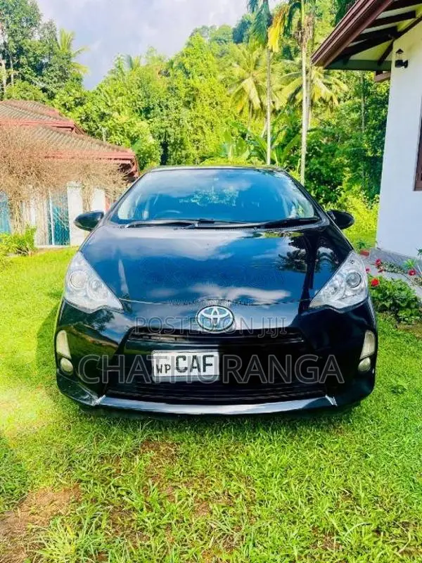 Toyota Aqua 2015 Car (Used)