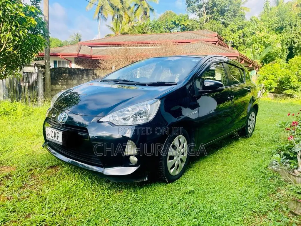 Toyota Aqua 2015 Car (Used)
