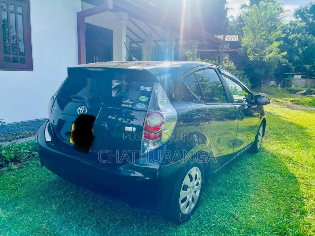 Toyota Aqua 2015 Car (Used)