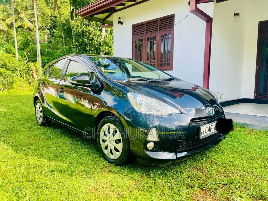 Toyota Aqua 2015 Car (Used)