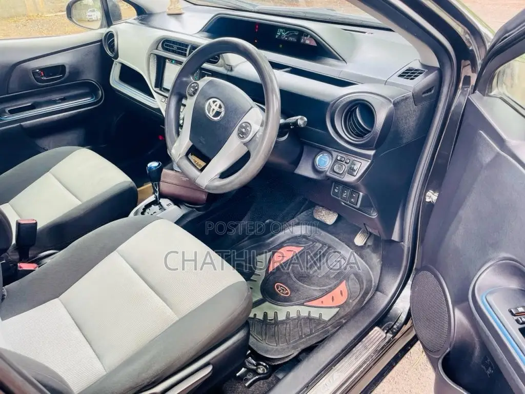 Toyota Aqua 2015 Car (Used)