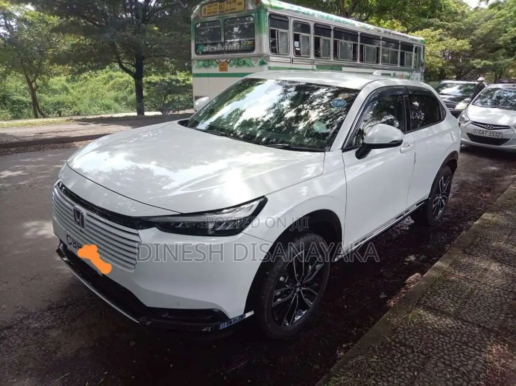 Honda Vezel Premium 2025 SUV (Used)