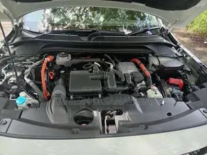Honda Vezel Premium 2025 SUV (Used)