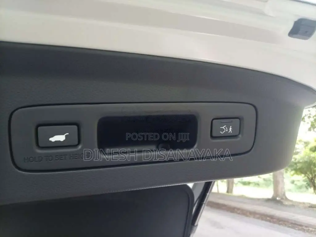 Honda Vezel Premium 2025 SUV (Used)