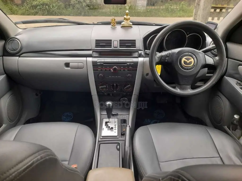 Mazda AXELA 2004 Car (Used)
