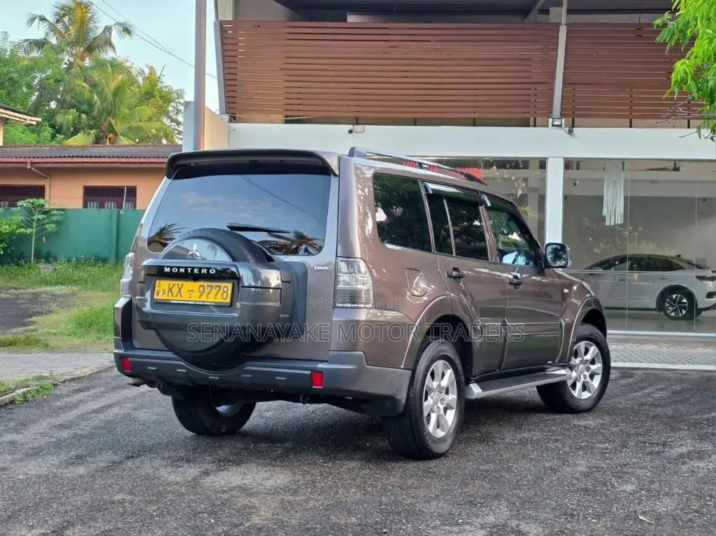 Mitsubishi Montero DI-D 2013 SUV (Used)