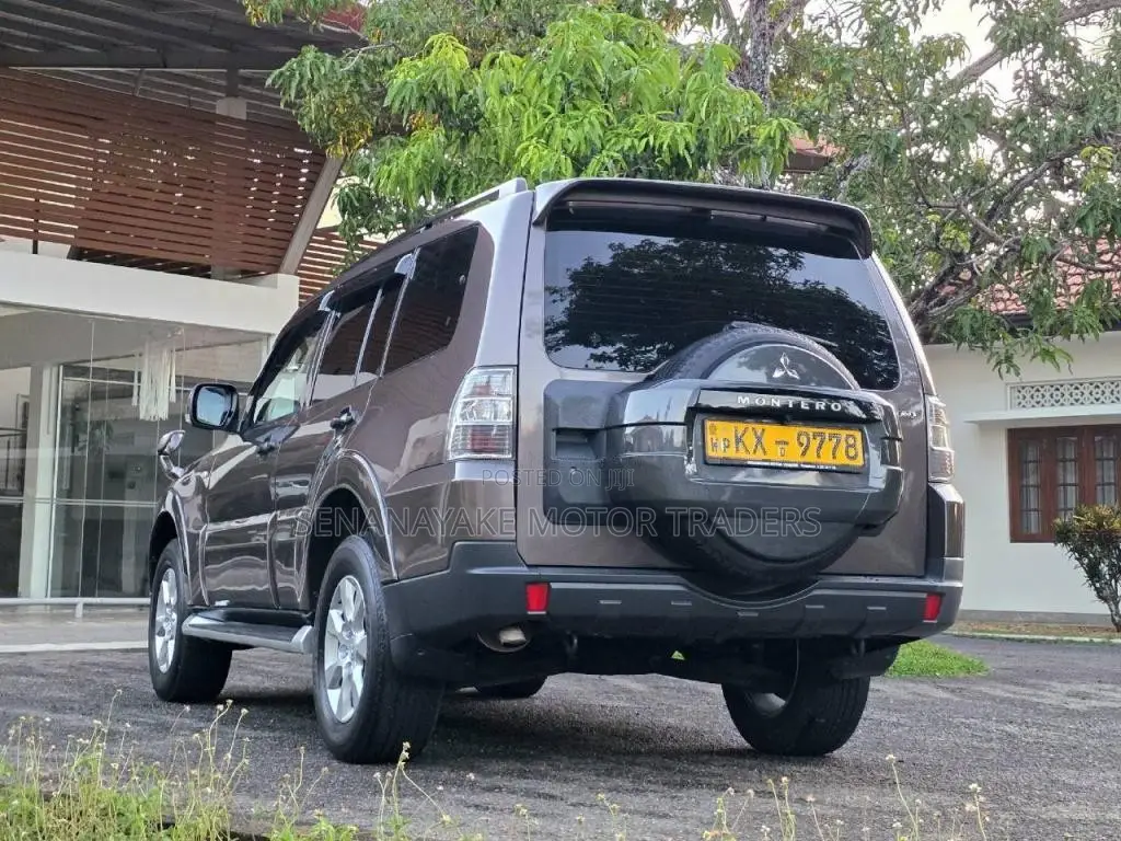 Mitsubishi Montero DI-D 2013 SUV (Used)