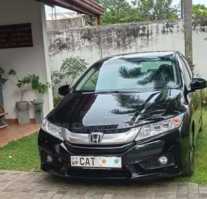 Honda Grace 2016 Car (Used)