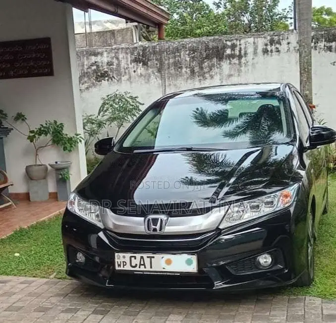 Honda Grace 2016 Car (Used)