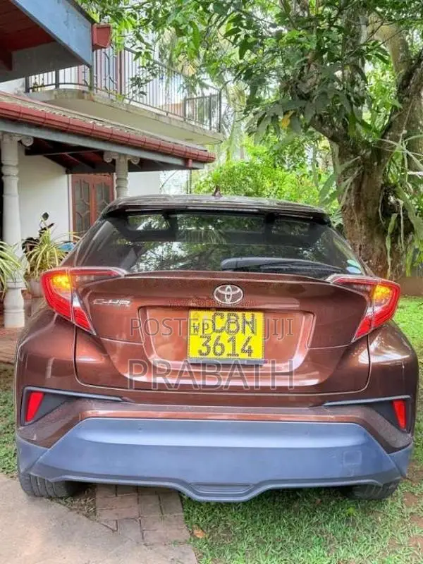 Toyota CHR NGX50 2017 SUV (Used)