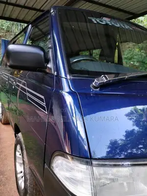 Toyota CR27 2001 Van (Used)
