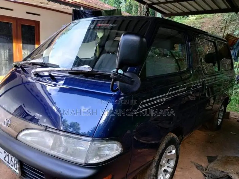 Toyota CR27 2001 Van (Used)