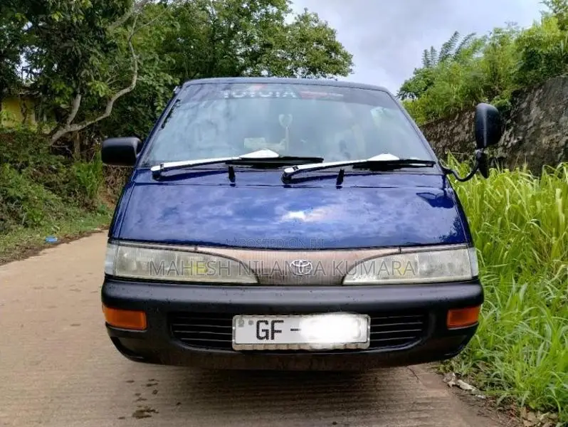 Toyota CR27 2001 Van (Used)