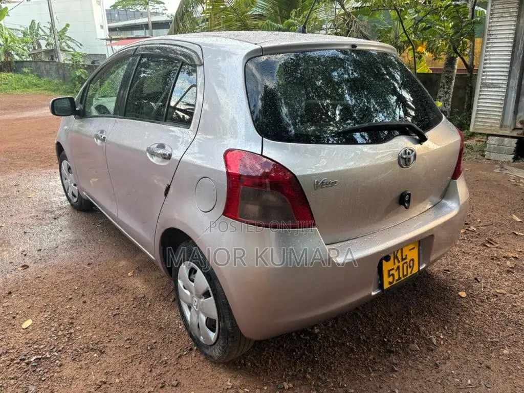 Toyota Vitz 2007 Car (Used)