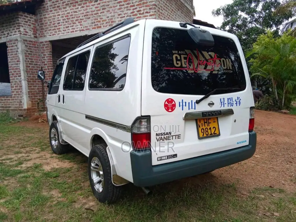 Mitsubishi SK82V 2000 Van (Used)