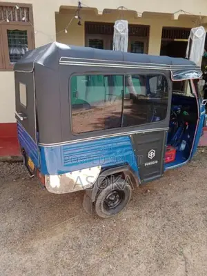 Piaggio Desel Treweel 2010 Three Wheel (Used)