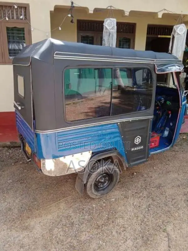 Piaggio Desel Treweel 2010 Three Wheel (Used)