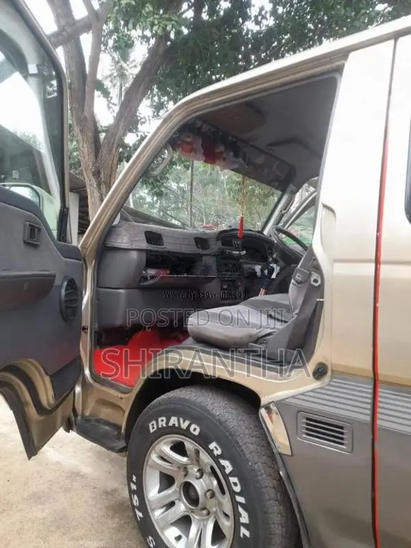 Nissan Caravan 1999 Van (Used)