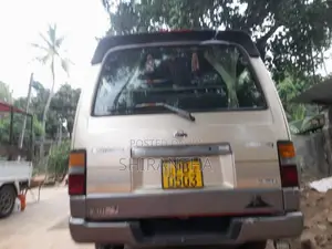 Nissan Caravan 1999 Van (Used)