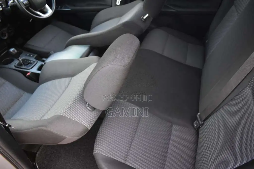 Toyota Hilux 2019 Pickup (Used)