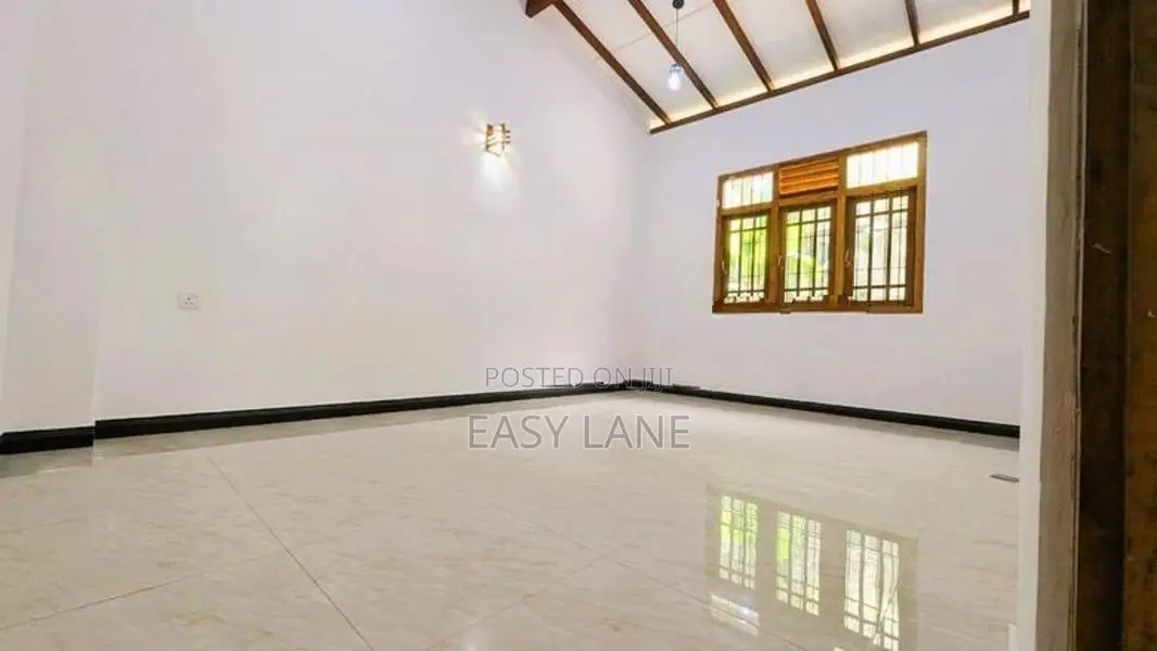 House for sale in ganemulla / SA 11417