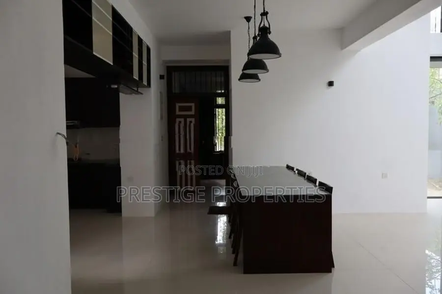 Office Space for rent in Boralasgamuwa- Commercial