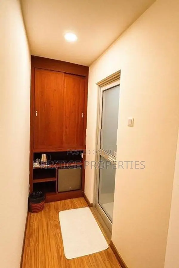 Colombo 1 Luxury hotel for rent - 50 Beds
