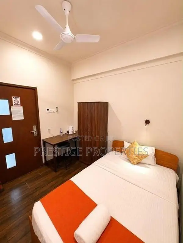 Colombo 1 Luxury hotel for rent - 50 Beds