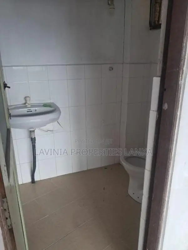Main Road Facing First-Floor Space for Rent -DIL069C