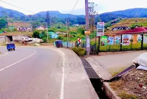 නුවරඑළිය වැලිමඩ පාරට ඇවිදයන දුරින් පර්චස් 11ක වටිනා ඉඩම / RU 14442
