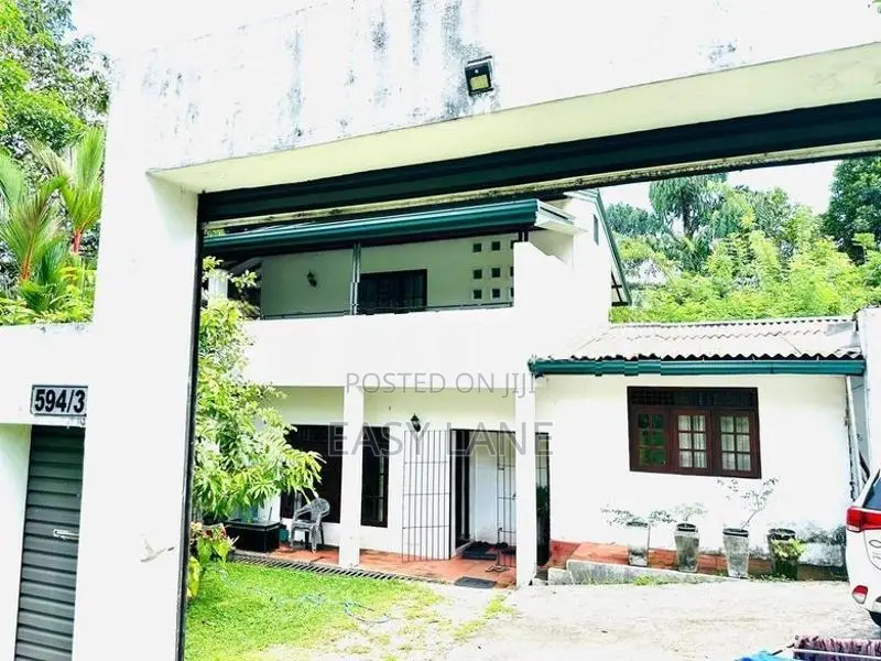 🏡 අතුරුගිරිය hightway එකට ඇවිදයන දුරින් අගනා දෙමහල් නිවසක් / RU 14225