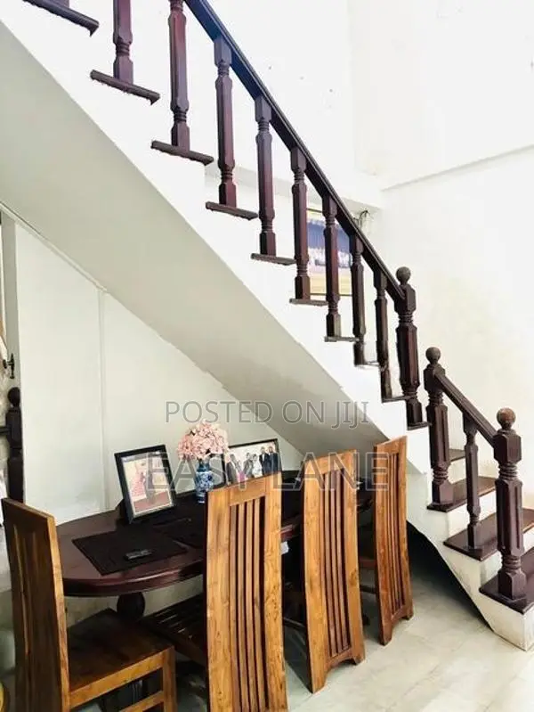 🏡 අතුරුගිරිය hightway එකට ඇවිදයන දුරින් අගනා දෙමහල් නිවසක් / RU 14225