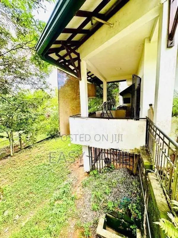 🏡 අතුරුගිරිය hightway එකට ඇවිදයන දුරින් අගනා දෙමහල් නිවසක් / RU 14225
