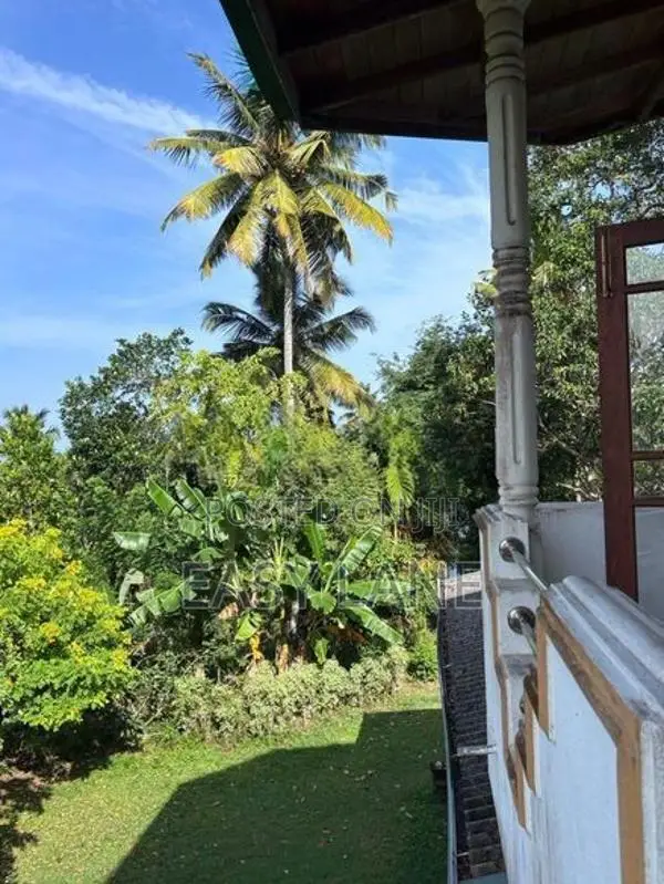 පර්චස් 85 ක ඉඩම අංගසම්පූර්ණ දෙමහල් නිවසක් / SA 12720
