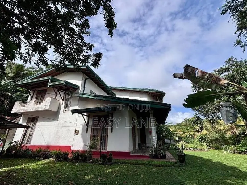පර්චස් 85 ක ඉඩම අංගසම්පූර්ණ දෙමහල් නිවසක් / SA 12720