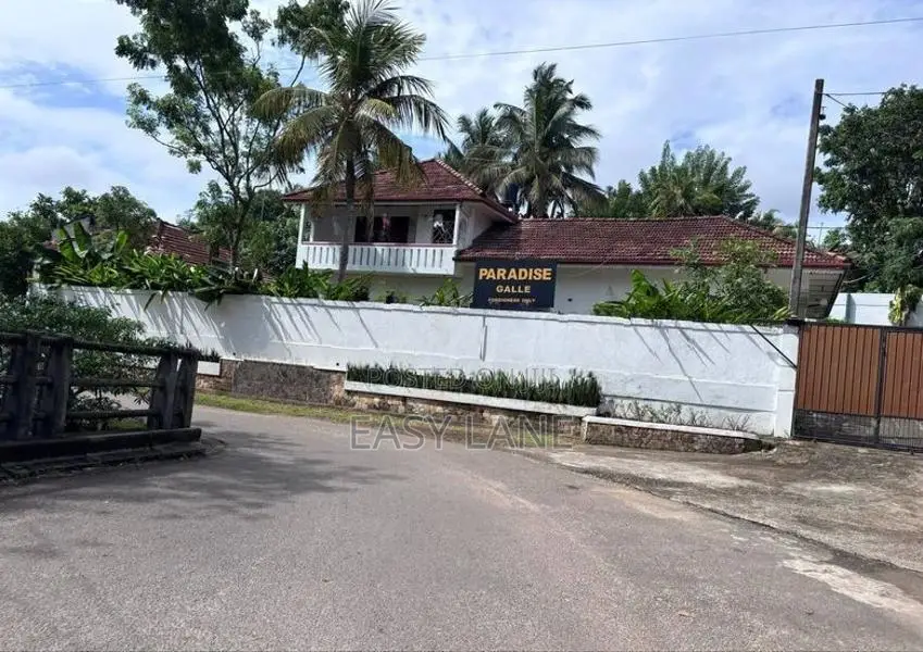 පර්චස් 85 ක ඉඩම අංගසම්පූර්ණ දෙමහල් නිවසක් / SA 12720