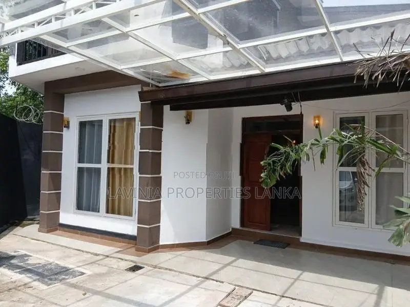 LUXURY 5-BEDROOM HOUSE FOR SALE IN JA ELA [ELK027H]