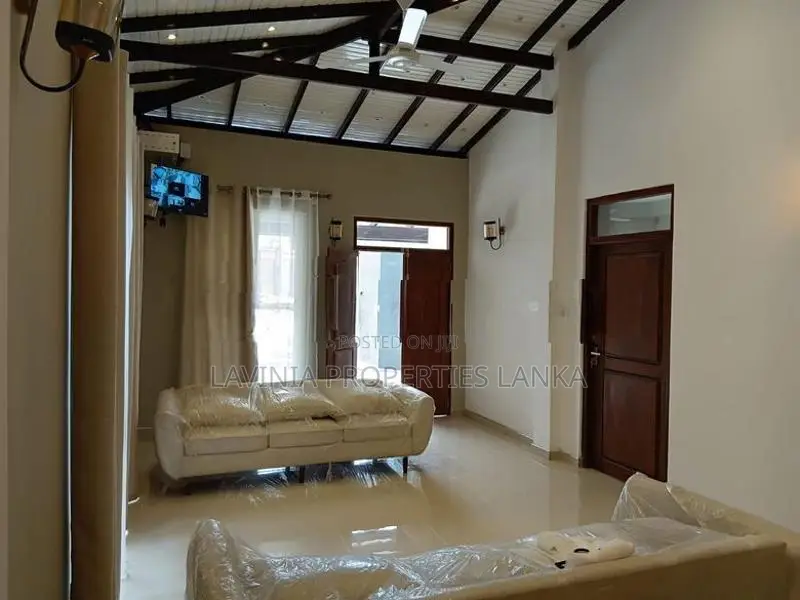 LUXURY 5-BEDROOM HOUSE FOR SALE IN JA ELA [ELK027H]