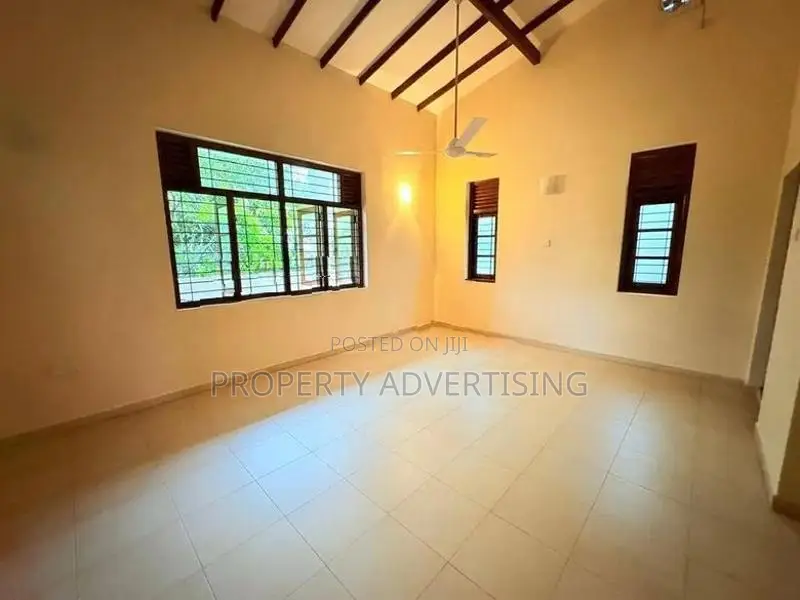 15 P house for sale in boralasgamuwa
