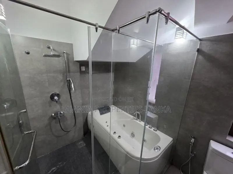 LUXURY HOUSE NAWALA for sale IME013S