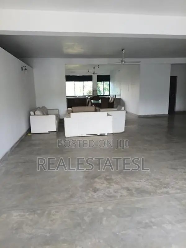 12 Bed 10000 Sqft House for rent at Dehiwela - Closer to Havelock city