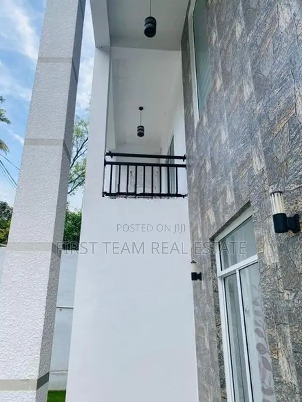 Brand New Luxury House for Sale in Kundasale