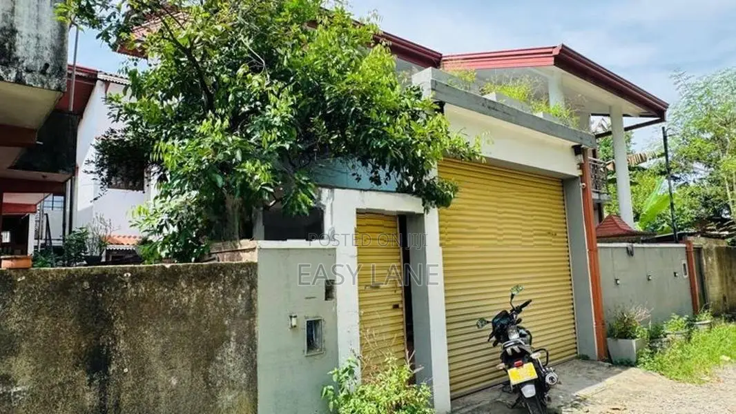 🏡නවගමුව පත්තිනි දේවාලය අසලින් අංගසම්පූර්ණ දෙමහල් නිවසක් / SA 12974