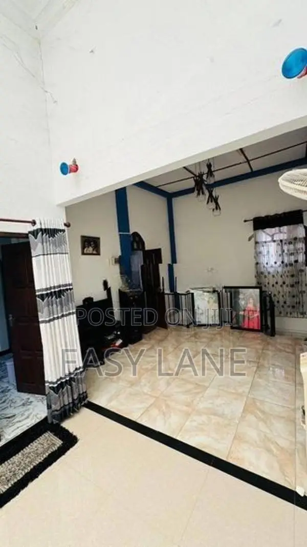 🏡නවගමුව පත්තිනි දේවාලය අසලින් අංගසම්පූර්ණ දෙමහල් නිවසක් / SA 12974