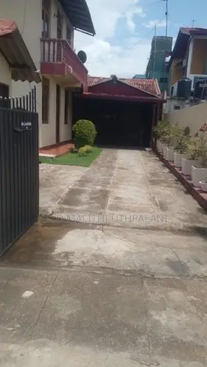 Two Houses For Sale In One Land Borupana